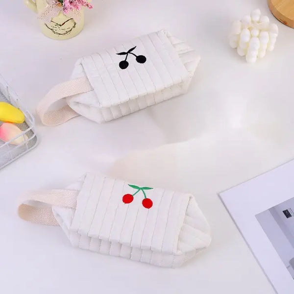 TIGA Blossom Cherry Accessoiretas met riem – Stijlvol & Praktisch