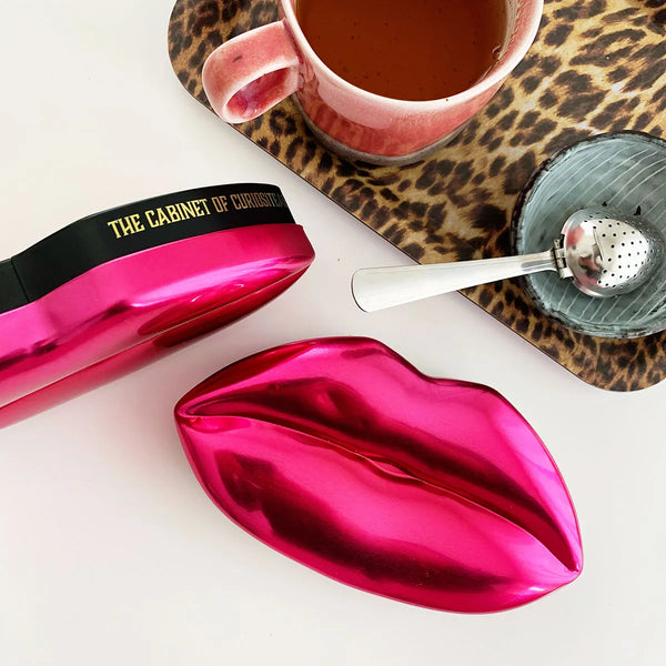 The Cabinet of CuriosiTeas - Bisous Bisous Pink Cadeaublik met Thee en thee-ei - Beauty Junkies