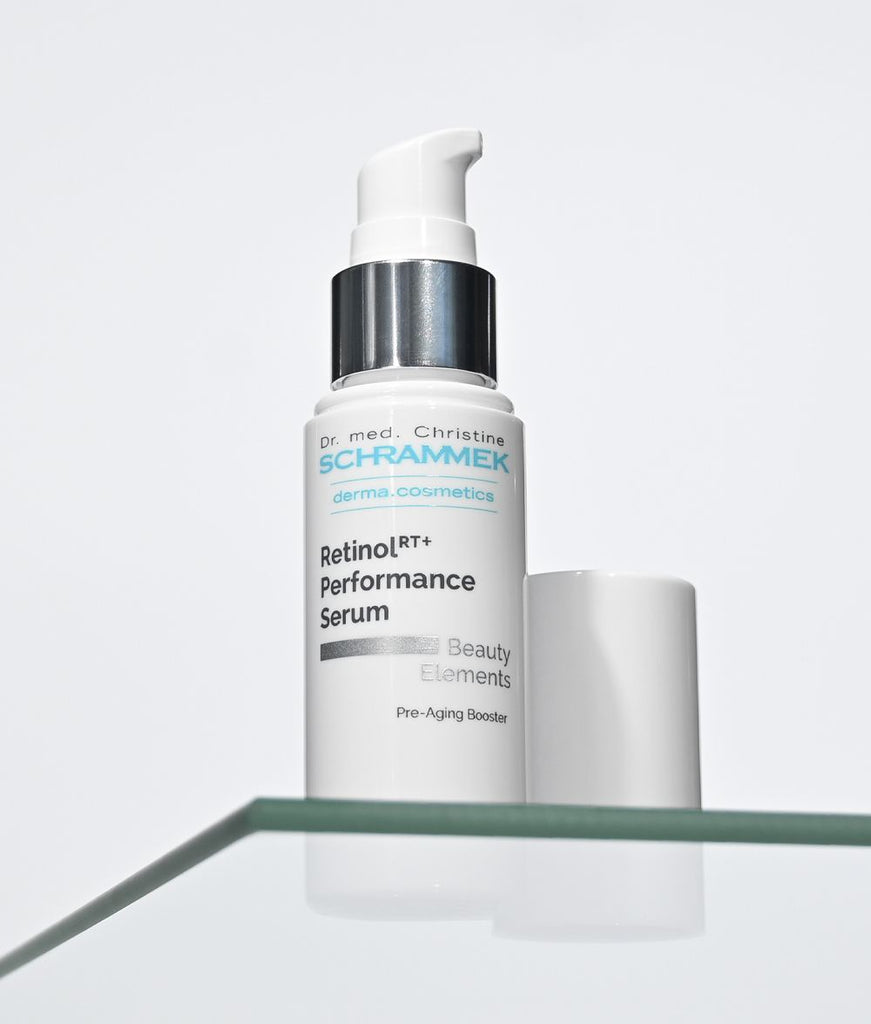 Dr Schrammek RetinolRT Performanc is een Pre Aging Booster Crème in een handige pompflacon, ideaal voor hygiënische en gemakkelijke dosering