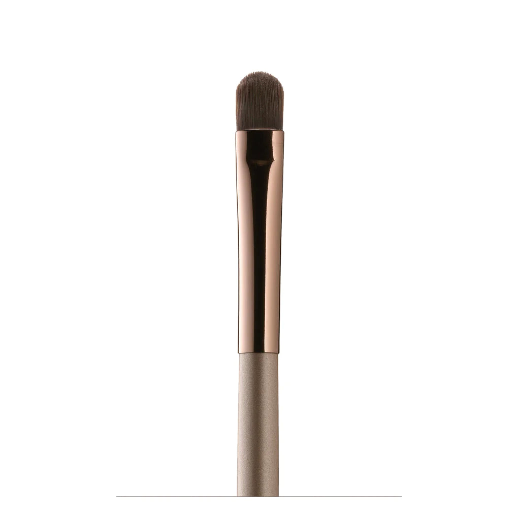 Delilah Cosmetics - Eye Definer Brush - Beauty Junkies
