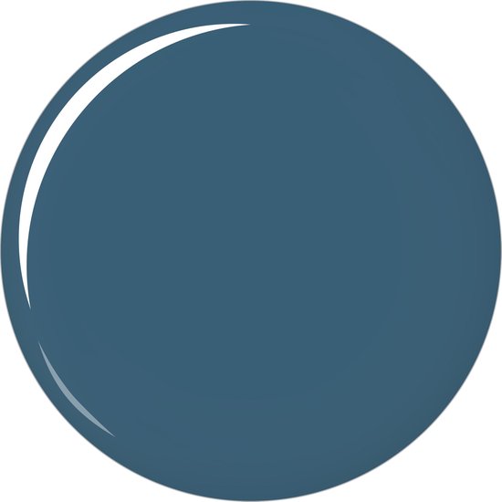 Close-up van Mavala Smokey Blue 178 denimblauwe nagellak