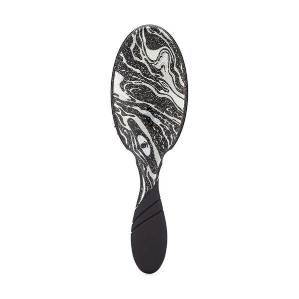 WetBrush Pro Detangler Mineral Sparkle Charcoal - Vooraanzicht van de borstel met ergonomisch handvat.