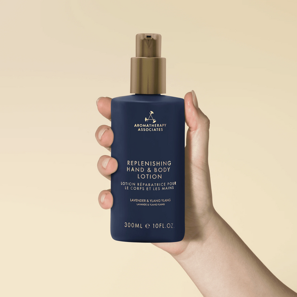 Fles Balance Replenishing Hand & Body Lotion van Aromatherapy Associates, 300ml