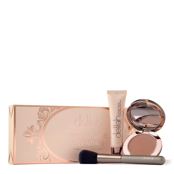 Verpakking van Delilah Easy to Love Essentials met drie producten schuin vooraan