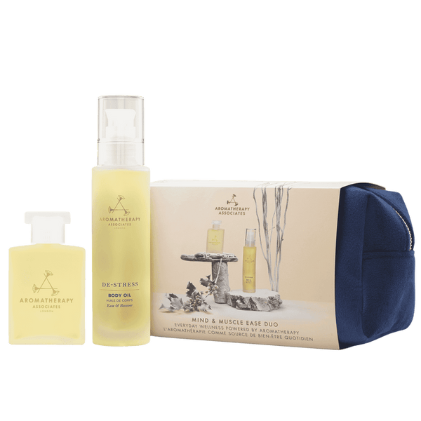 Luxe Mind & Muscle Ease Duo set van Aromatherapy Associates in fluwelen reistas