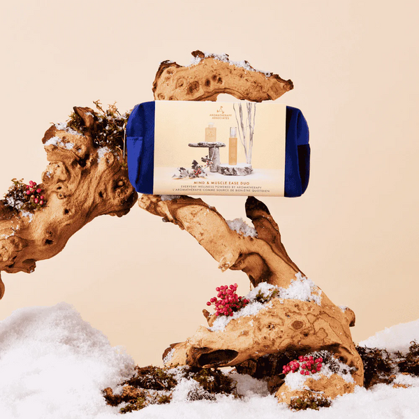 Sfeerfoto van de Aromatherapy Associates Mind & Muscle Ease Duo set in een serene omgeving