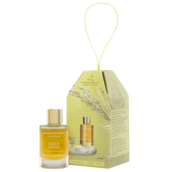 Aromatherapy Associates Tranquil Sleep Hero set met Deep Relax Bath & Shower Oil in een luxe verpakking.