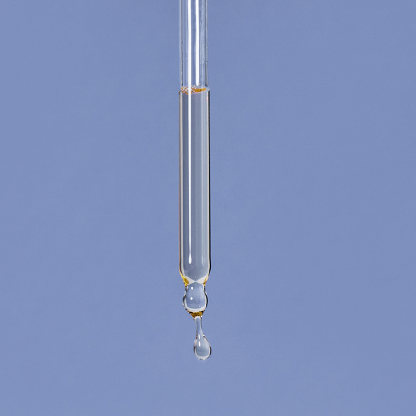 Druppels van Addiction, l’Huile Visage vallen uit het pipet, rijk aan voedingsstoffen