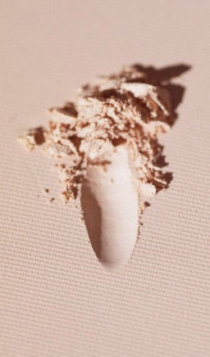 Ellis Faas - Glow Down - Beauty Junkies