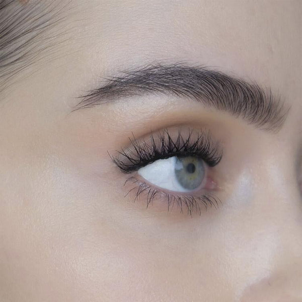 SWEED - Nikki Sultry Corner - Nepwimpers - Beauty Junkies