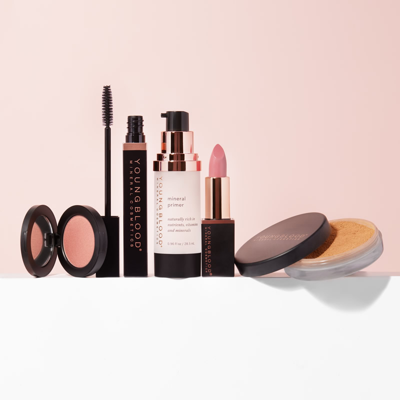 Youngblood Holiday Gift Set Complexion Essentials Kit Primer - Heeft waarde van 234 euro - Beauty Junkies