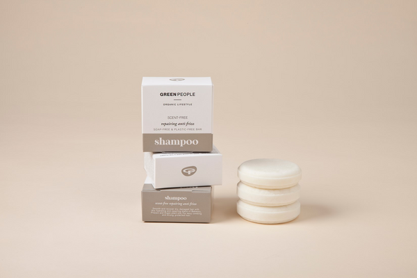 Green People - Geurvrije Herstellende Anti-Frizz Shampoo Bar - ontworpen om pluizig haar te verminderen - Beauty Junkies