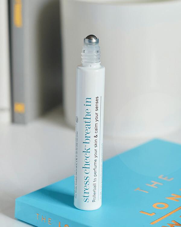 This Works - Stress Check Breath in  rollerball 8ml - Beauty Junkies