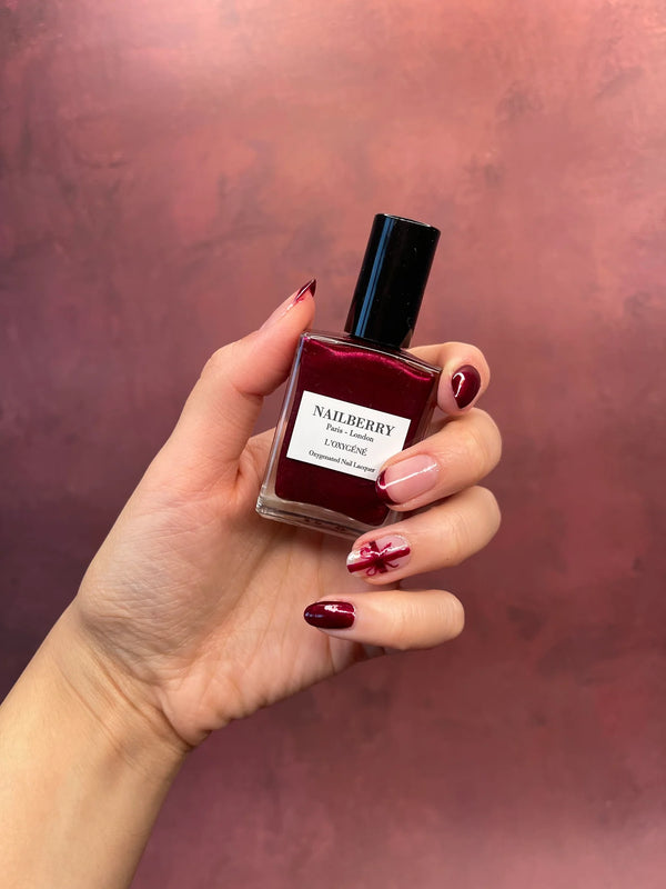 Nailberry - Mystique Red - Vegan Shimmer Burgundy Nagellak