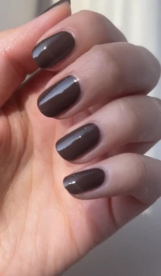 Nailberry - Taupe La - Vegan Deep Taupe Nagellak (opaque)