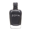 Nagellakflesje van Zoya Genevieve – koele leergrijze crèmelak met volle dekking