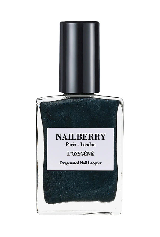 Nagellakfles Nailberry Galactic – Een flesje Nailberry Galactic nagellak in parelmoer stormgrijs met ultra-fijne glitter.