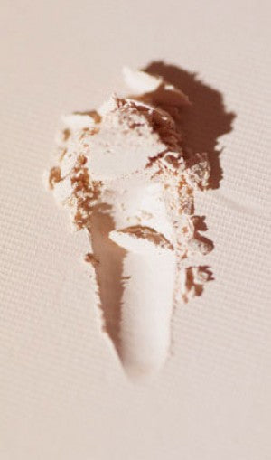 Ellis Faas - Glow Down - Beauty Junkies